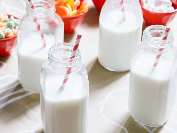 Quattro bicchieri di kefir durante il giorno un metodo delicato per perdere peso con una dieta a base di kefir